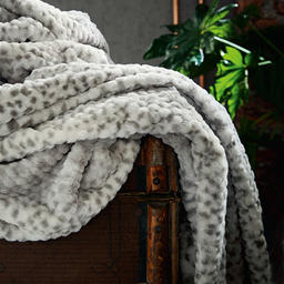 Stylingtipps Beschreibungsbild von bugatti Felldecke 150x200 grau 3882/800