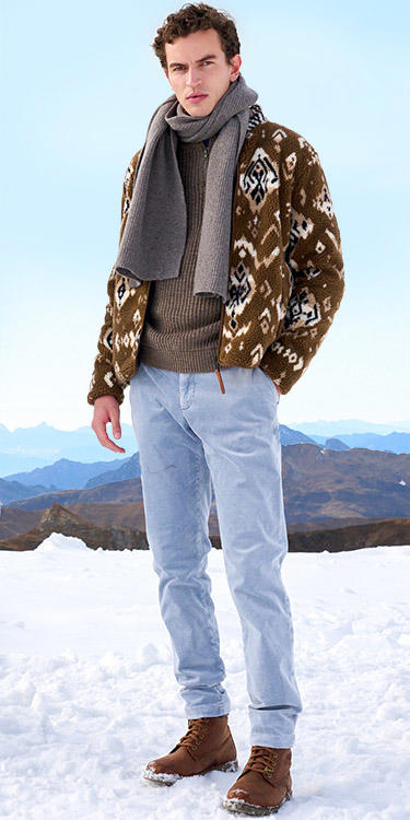 Muster trifft Fleece, Komplett-Outfit Image 0