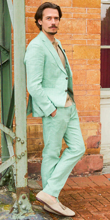 Grüner Sommeranzug, Komplett-Outfit