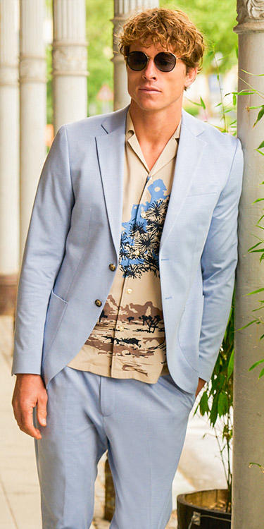 Sommeranzug hellblau, Komplett-Outfit