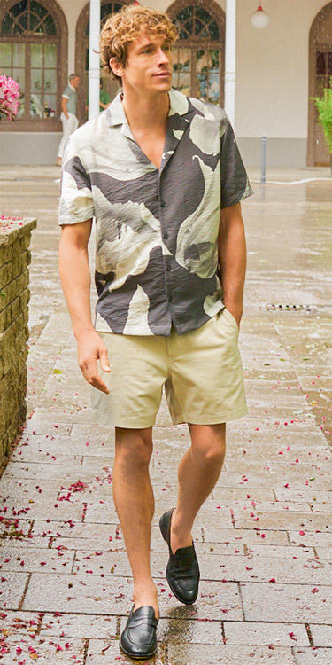 Urlaubslook mit Kurzarmhemd, Komplett-Outfit