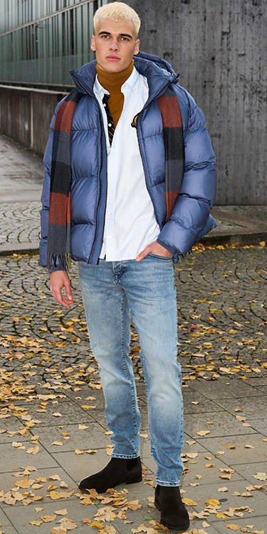 Herbstliches Farbspiel mit Senf und Blau