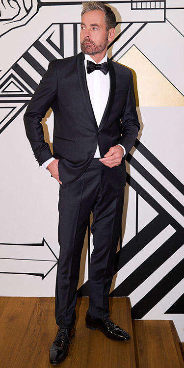 Zeitloser Abendlook, Komplett-Outfit Image 0