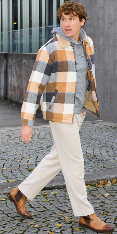 Urbaner Komfort in Naturtönen, Komplett-Outfit