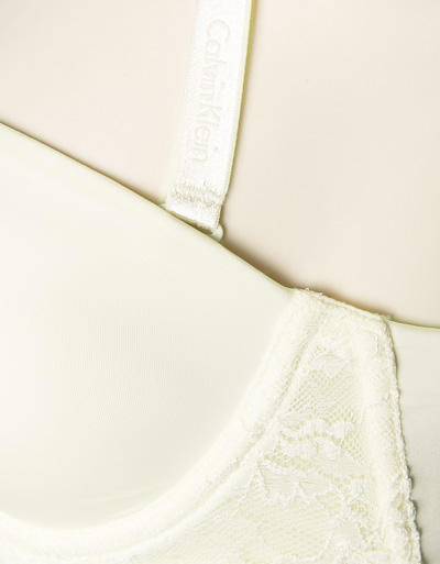 Calvin Klein SEDUCTIVE COMFORT LACE BH F2934E/101 Image 4