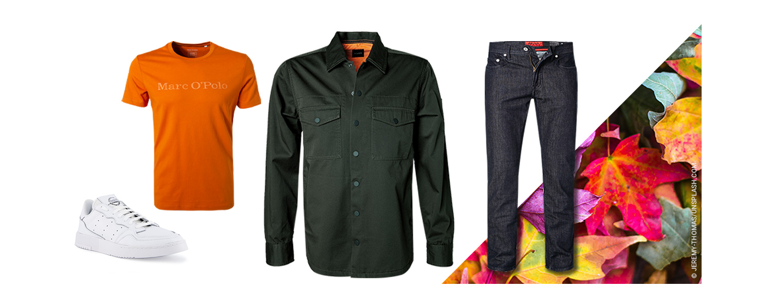 Dunkelgrünes Overshirt mit orangefarbenem T-Shirt