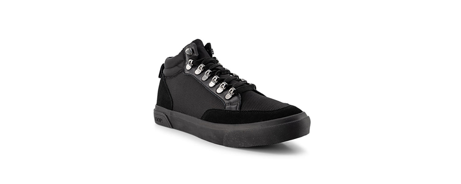 Ein schwarzer Sneakers