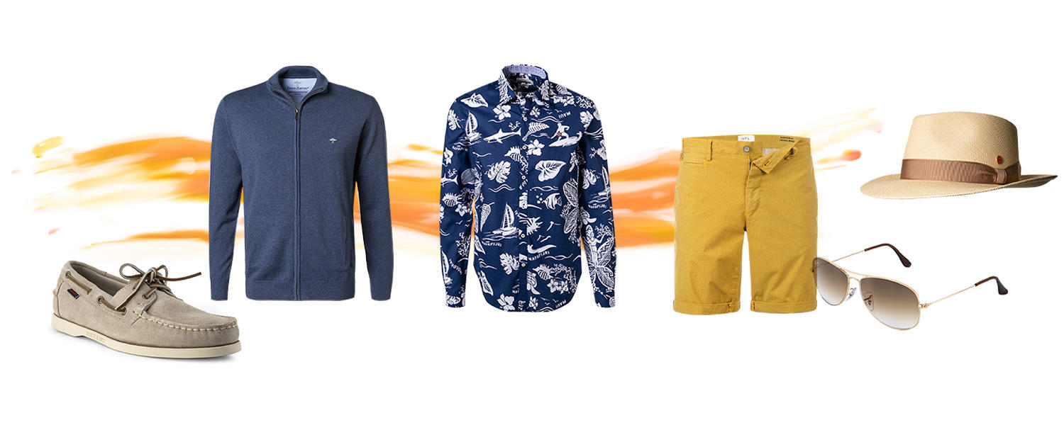Zu sehen ist ein Segel-Look bestehend aus grau-braunen Bootsschuhen, blauer Strickjacke, blauem Musterhemd, gelber Shorts, Panama-Strohhut und Aviator-Sonnenbrille.