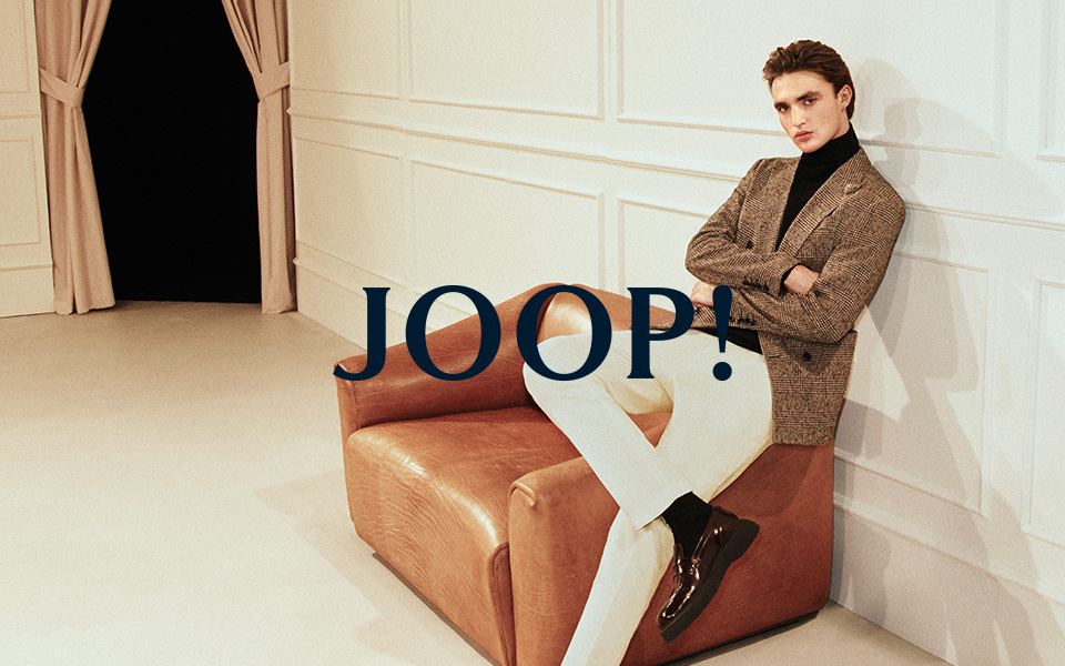 Joop – ein junger Mann in elegantem Sakko mit Loafern