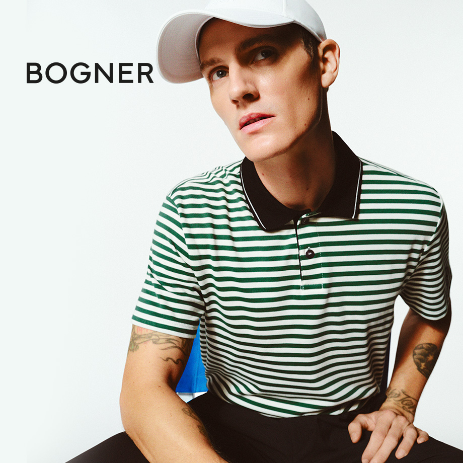 Mann in grün-weiß gestreiftem Polo-Shirt mit schwarzem Kragen von Bogner, dazu schwarze Hose und weißes Cap; Bogner-Logo oben links im Bild.