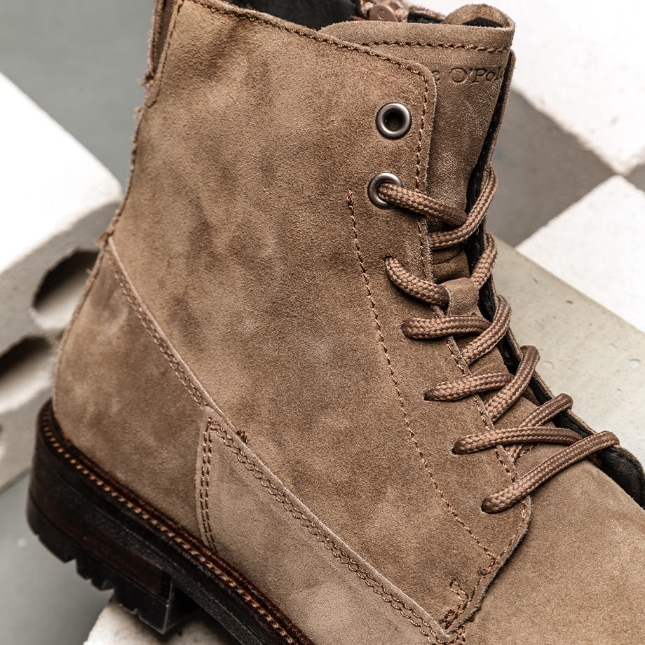 Robuster beiger Veloursleder-Schnürboot von Marc O´Polo mit Profilsohle für Outdoor-Looks.