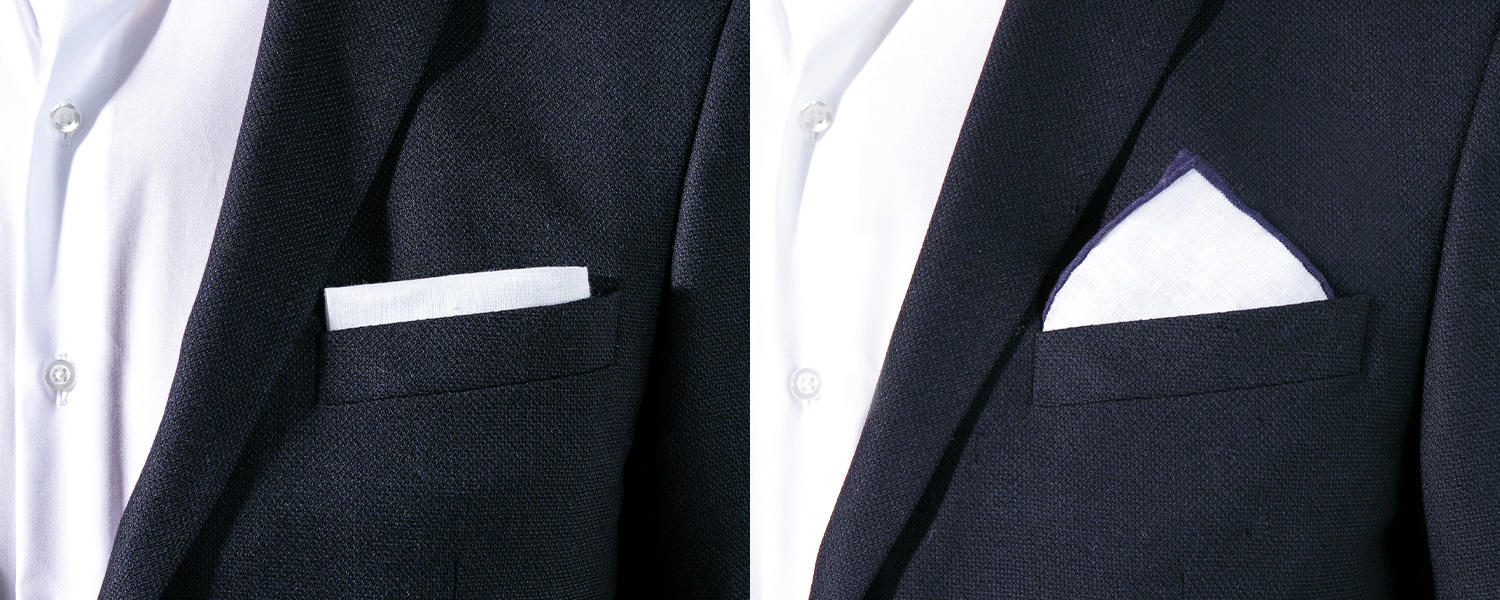 Zwei nebeneinander angeordnete Bilder zeigen Ausschnitte von blauen Sakkos mit weißen Hemden und weißen Einstecktüchern: links mit einer rechteckigen Faltung, rechts mit einer dreieckigen Faltung des Einstecktuchs.