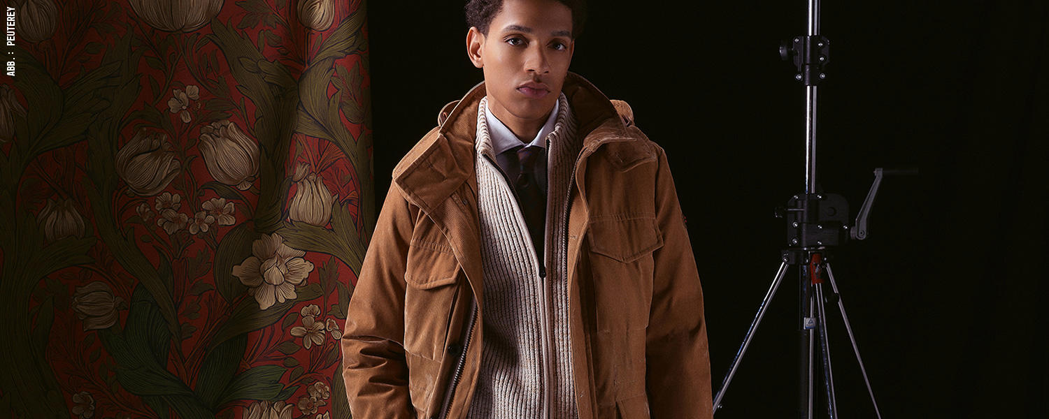 Cordjacke in Braun mit Stricklayer – eleganter Field-Look mit britischem Flair.