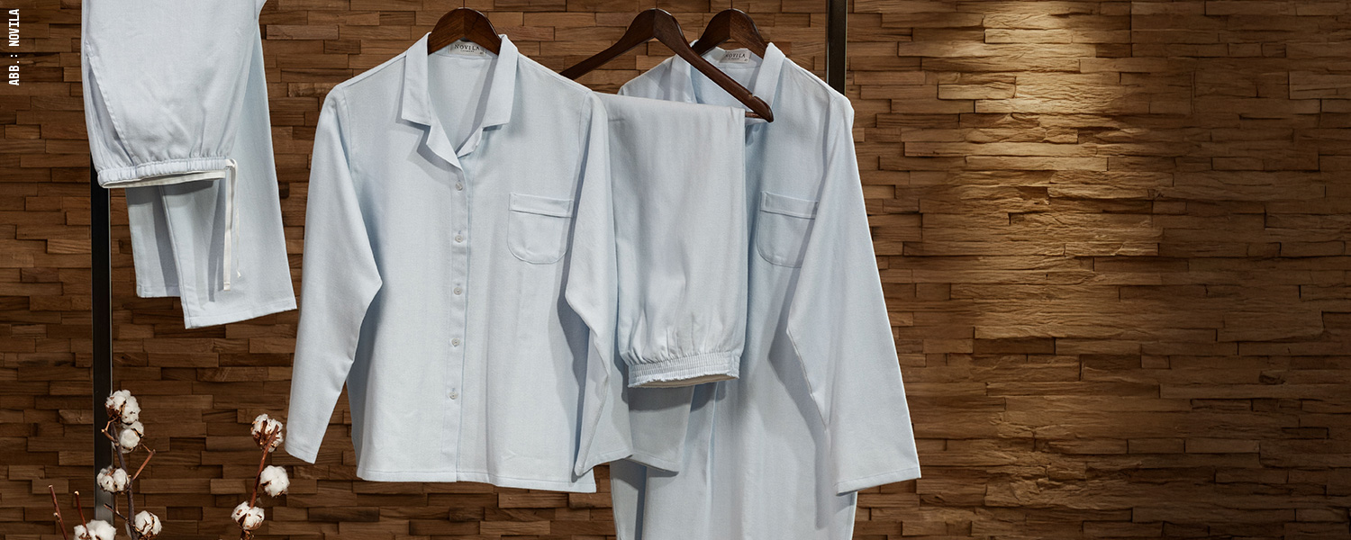 Helle Nachtwäsche aus Baumwolle – klassisch, zeitlos und komfortabel.