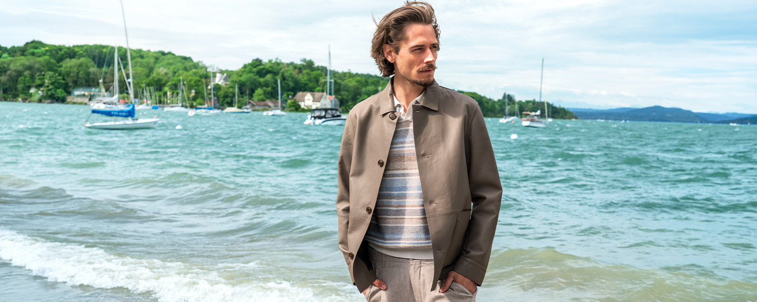 Stylische Herren-Lederjacke im Aviator-Look mit wärmendem Lammfellfutter – zeitlos, markant und perfekt für kalte Tage.