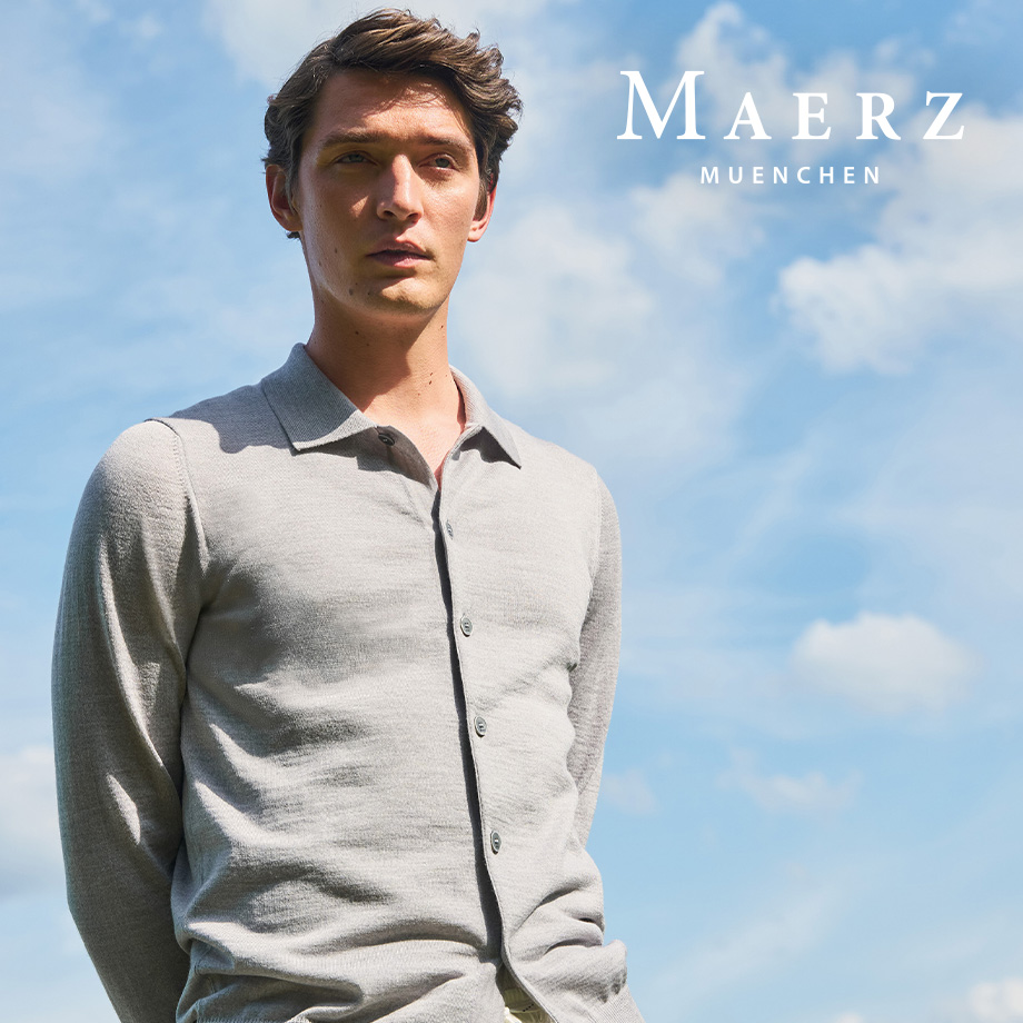 Beiger Strickpullover für Herren aus Baumwolle und Wolle, leger getragen im Freien