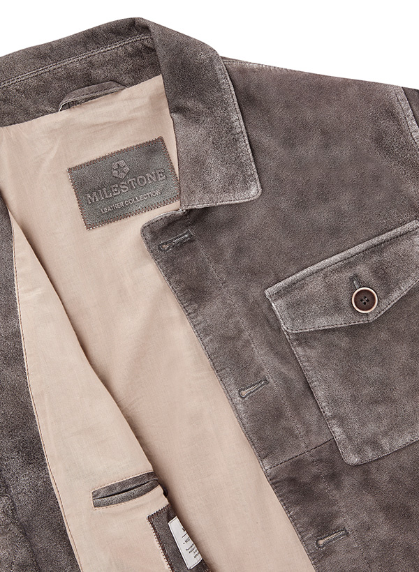 Graue Lederjacke mit Brusttasche und Knopf, offene Ansicht, Innenfutter beige
