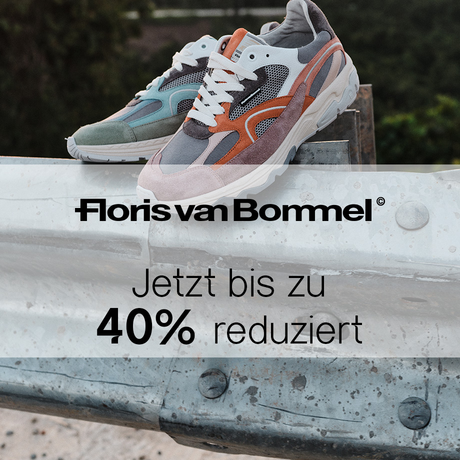 Zwei Sneaker aus Wildleder in Grau und Orange, lässig auf Metallbalken präsentiert